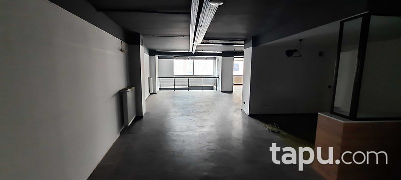 İstanbul Gaziosmanpaşa Cumhuriyet Meydan'ında 418 m2 Mağaza