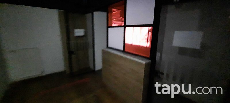 İstanbul Gaziosmanpaşa Cumhuriyet Meydan'ında 418 m2 Mağaza