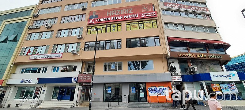 İstanbul Gaziosmanpaşa Cumhuriyet Meydan'ında 418 m2 Mağaza