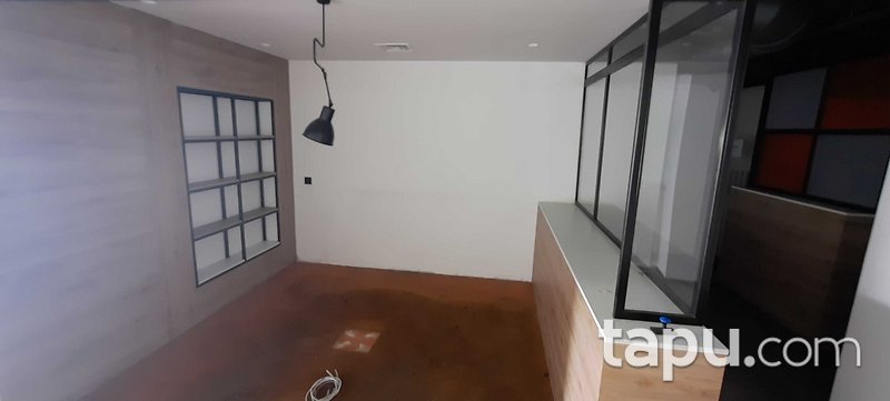İstanbul Gaziosmanpaşa Cumhuriyet Meydan'ında 418 m2 Mağaza