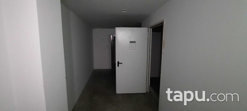 İstanbul Gaziosmanpaşa Cumhuriyet Meydan'ında 418 m2 Mağaza
