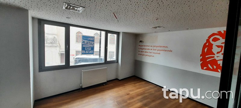 İstanbul Gaziosmanpaşa Cumhuriyet Meydan'ında 418 m2 Mağaza