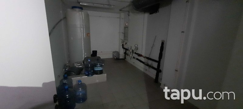 İstanbul Gaziosmanpaşa Cumhuriyet Meydan'ında 418 m2 Mağaza