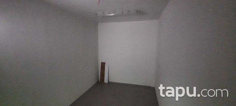 İstanbul Gaziosmanpaşa Cumhuriyet Meydan'ında 418 m2 Mağaza