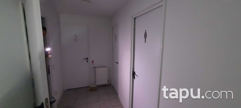 İstanbul Gaziosmanpaşa Cumhuriyet Meydan'ında 418 m2 Mağaza