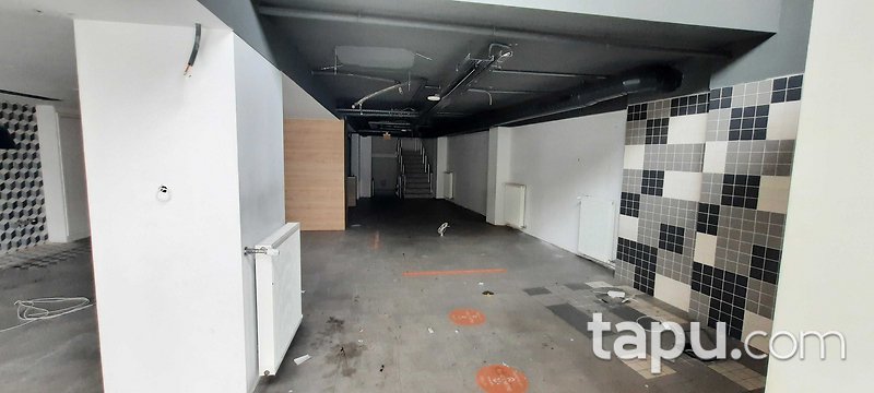 İstanbul Gaziosmanpaşa Cumhuriyet Meydan'ında 418 m2 Mağaza