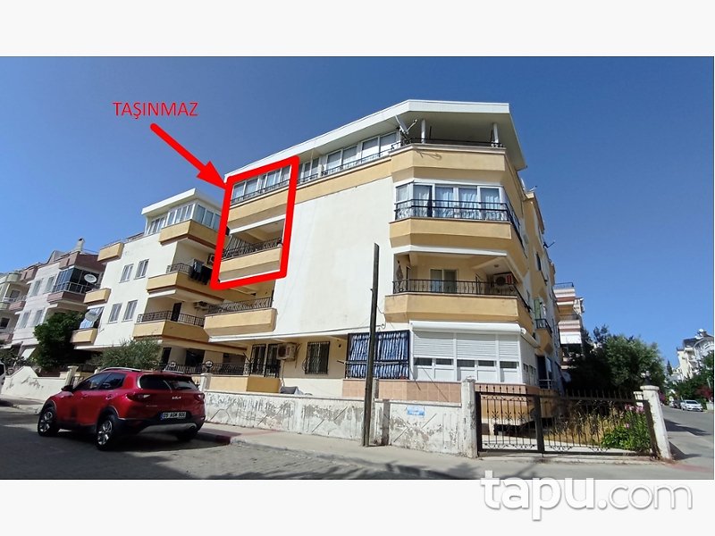 Didim Efeler Mahallesi'nde 4+1 Çatı Aralı Daire