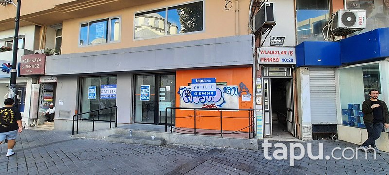 İstanbul Gaziosmanpaşa Cumhuriyet Meydan'ında 418 m2 Mağaza