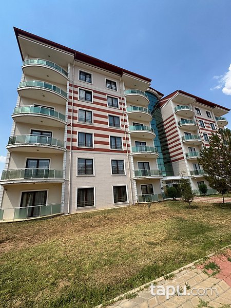 İhsaniye Özbudak Termal Tesisleri'nde 71 m2 Mesken