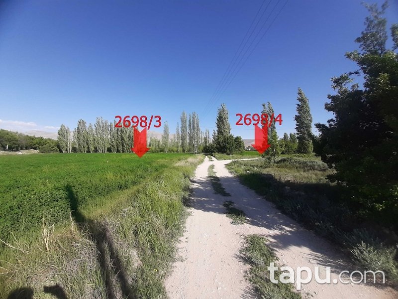 Niğde Merkez Selçuk Mahallesi'nde Hisseli 1952 m2 Konut İmarlı Arsa