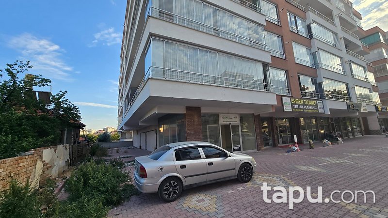 Karatay Sarı Yakup Caddesi'nde 239 m2 Köşe Dükkan