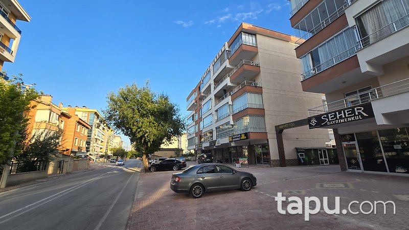 Karatay Sarı Yakup Caddesi'nde 239 m2 Köşe Dükkan
