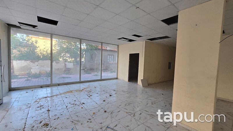 Karatay Sarı Yakup Caddesi'nde 239 m2 Köşe Dükkan