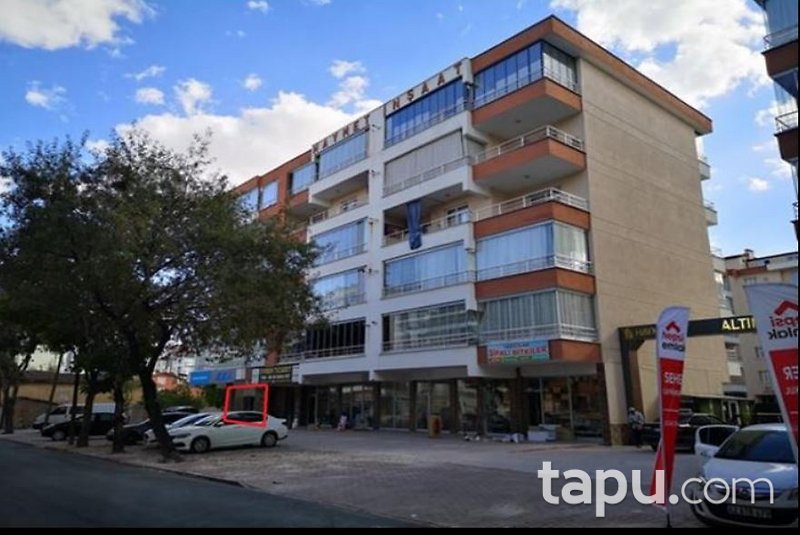Karatay Sarı Yakup Caddesi'nde 239 m2 Köşe Dükkan