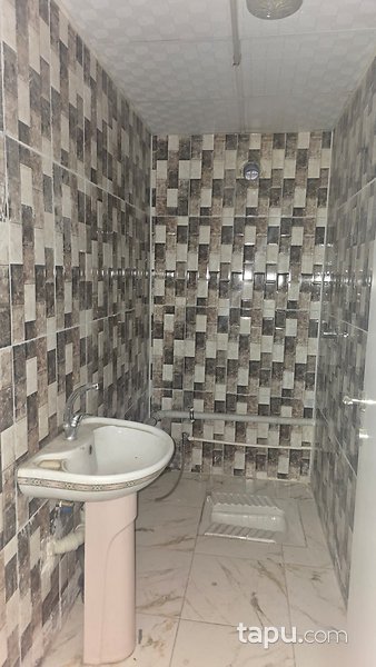 Karatay Sarı Yakup Caddesi'nde 239 m2 Köşe Dükkan