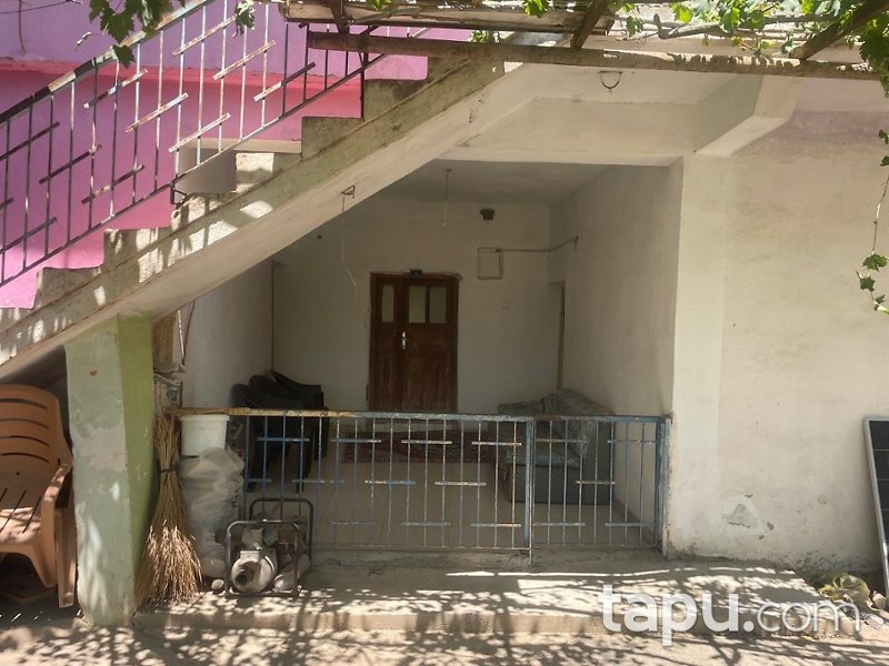 Hatay Hassa Mazmanlı'da Avlulu Kargir Ev