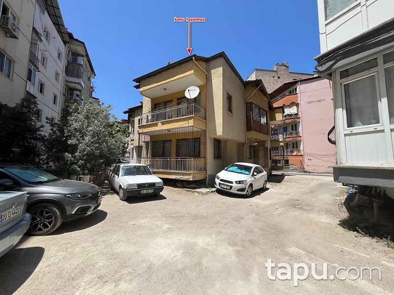 Denizli Merkezefendi Karaman'da Hisseli 3 Katlı Bina