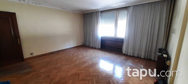 Nişantaşı Abdi İpekçi Caddesi Polat Palas'ta 4+1 Otoparklı Daire