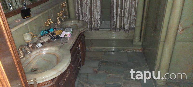 Nişantaşı Abdi İpekçi Caddesi Polat Palas'ta 4+1 Otoparklı Daire