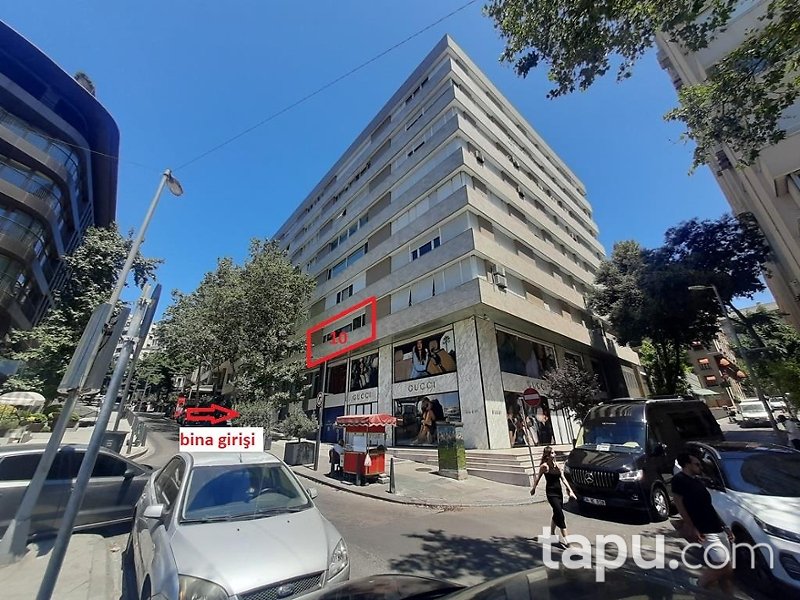 Nişantaşı Abdi İpekçi Caddesi Polat Palas'ta 4+1 Otoparklı Daire