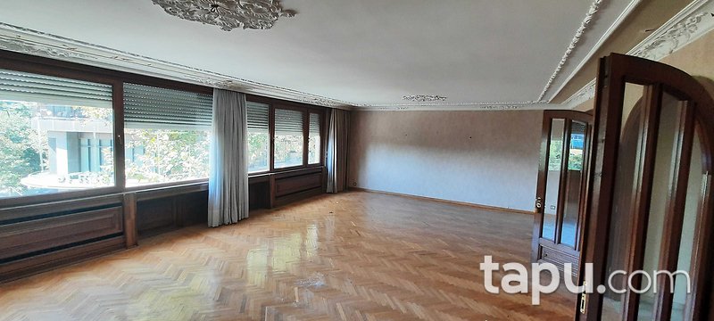 Nişantaşı Abdi İpekçi Caddesi Polat Palas'ta 4+1 Otoparklı Daire