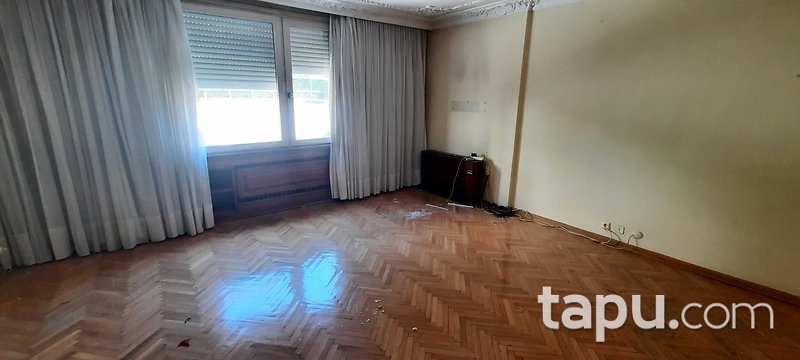 Nişantaşı Abdi İpekçi Caddesi Polat Palas'ta 4+1 Otoparklı Daire