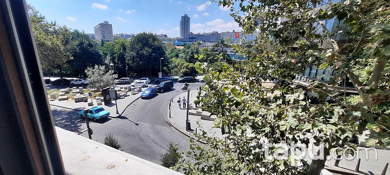 Nişantaşı Abdi İpekçi Caddesi Polat Palas'ta 4+1 Otoparklı Daire
