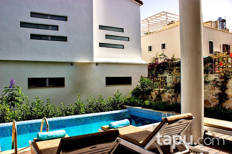 Kalkan’da Havuzlu 2+1 Villa Konforunda Yaşam