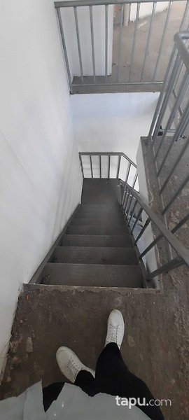 Eyüpsultan Bulvarı'nda 179 m2 Köşe Depolu Dükkan