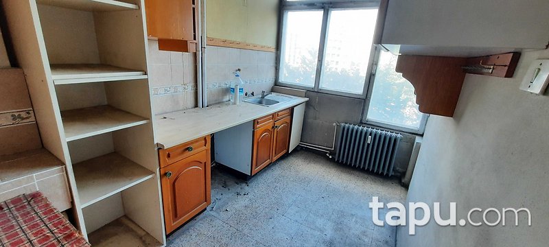 Şişli Kaptanpaşa İETT Sitesi Büyük Blok'ta 2+1 Daire ve Hisseli Teras Eklentisi
