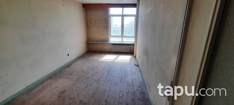 Şişli Kaptanpaşa İETT Sitesi Büyük Blok'ta 2+1 Daire ve Hisseli Teras Eklentisi