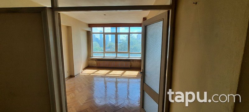 Şişli Kaptanpaşa İETT Sitesi Büyük Blok'ta 2+1 Daire ve Hisseli Teras Eklentisi