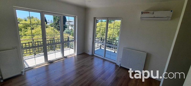 KİRALIK-Miramar Evleri A Blok – Büyükçekmece’de 7+1 Lüks Villa