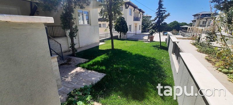 KİRALIK-Miramar Evleri A1 Blok – Büyükçekmece’de 7+1 Lüks Villa