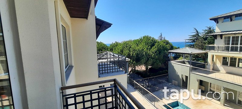 KİRALIK-Miramar Evleri B Blok – Büyükçekmece’de 7+1 Lüks Villa