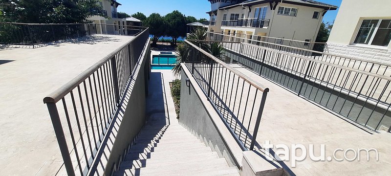 KİRALIK-Miramar Evleri D Blok – Büyükçekmece’de 7+1 Lüks Villa