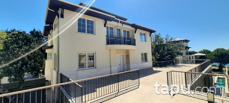 KİRALIK-Miramar Evleri D Blok – Büyükçekmece’de 7+1 Lüks Villa