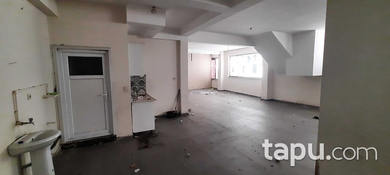 Bağcılar Göztepe Mahallesi'nde 176 m2 Dükkan