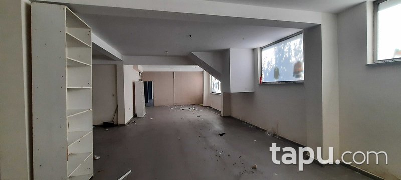 Bağcılar Göztepe Mahallesi'nde 176 m2 Dükkan