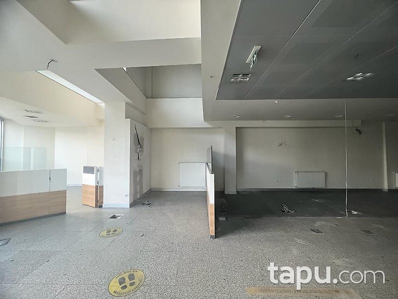Bayrampaşa Abdi İpekçi Caddesi'nde 6 Katlı Ticari Bina