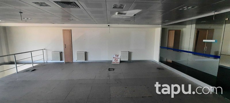 Bayrampaşa Abdi İpekçi Caddesi'nde 6 Katlı Ticari Bina