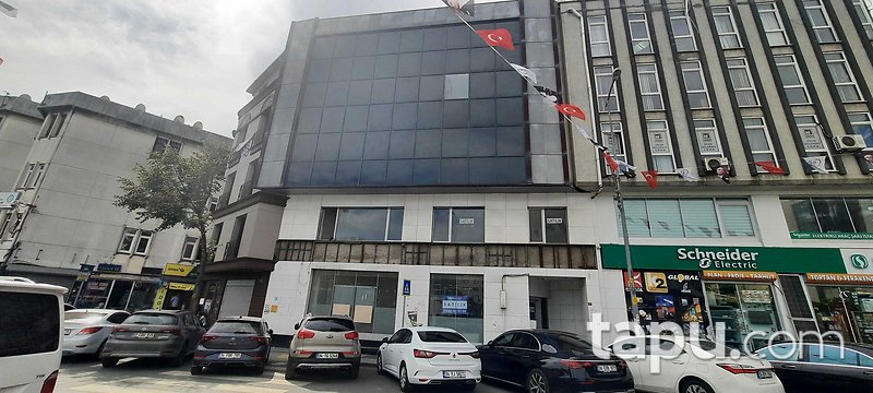 Bayrampaşa Abdi İpekçi Caddesi'nde 6 Katlı Ticari Bina