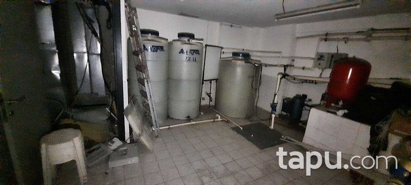 Bayrampaşa Abdi İpekçi Caddesi'nde 6 Katlı Ticari Bina