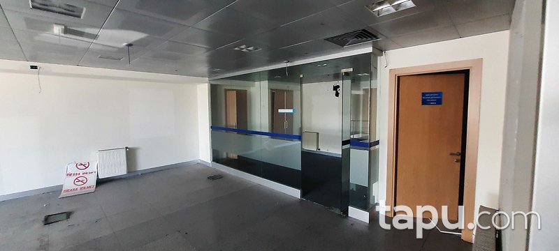 Bayrampaşa Abdi İpekçi Caddesi'nde 6 Katlı Ticari Bina