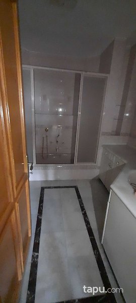 Yeniköy'de 4+1 Ferah Daire