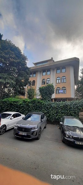 Yeniköy'de 4+1 Ferah Daire