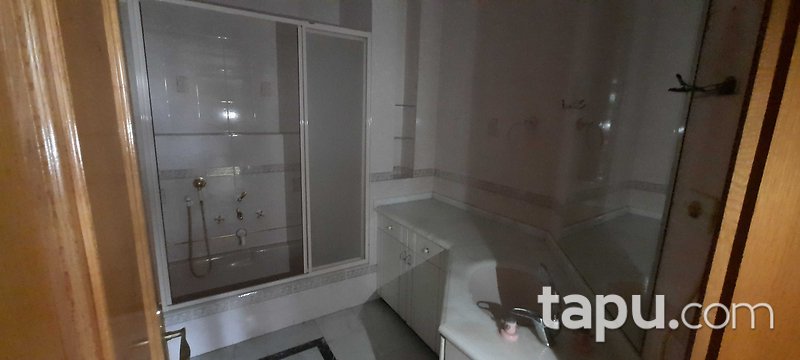 Yeniköy'de 4+1 Ferah Daire