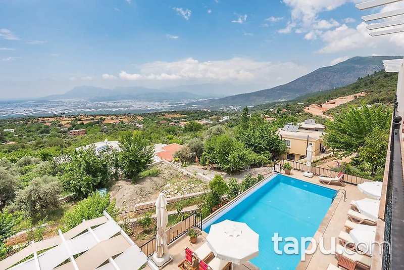 Kalkan Üzümlü'de Yüksek Getiri Potansiyelli, Turizm Belgeli Villa