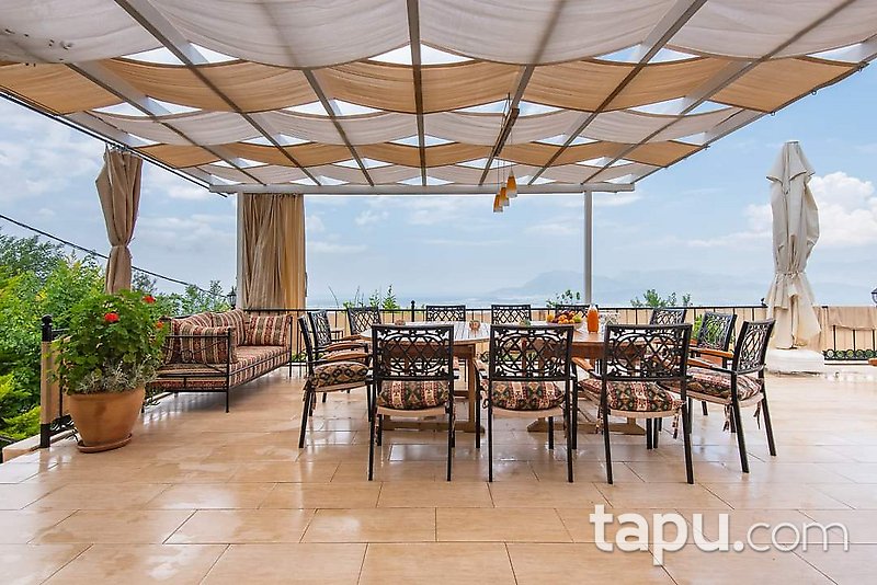 Kalkan Üzümlü'de Yüksek Getiri Potansiyelli, Turizm Belgeli Villa
