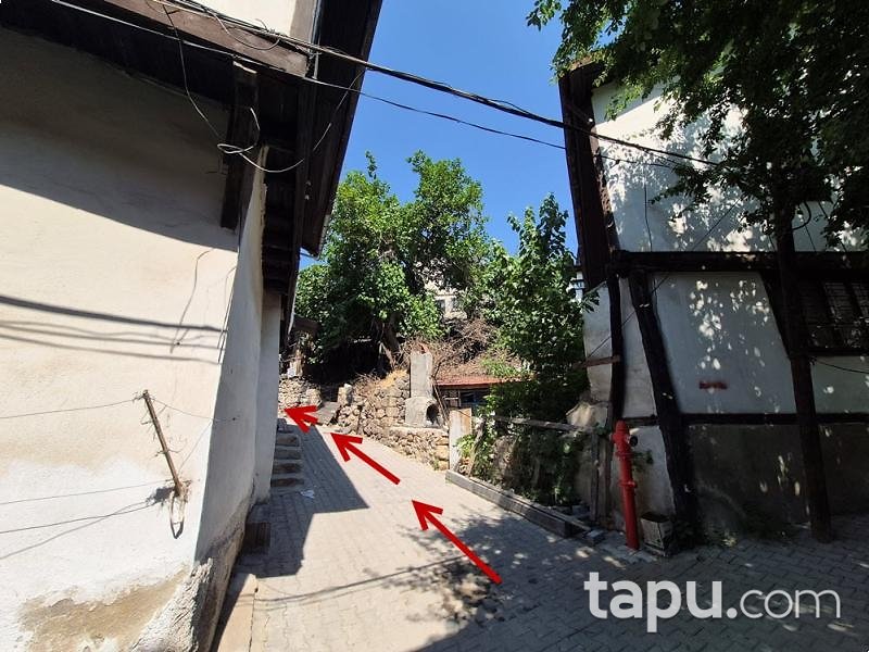Ankara Beypazarı'nda 2 Katlı Avlulu Ahşap Ev ( BS-00294)